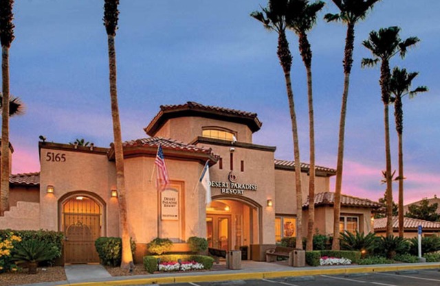Desert Retreat Resort 1br suite Saturday check-in