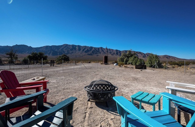 Desert Retreat-Charming 2-bedroom house with a View