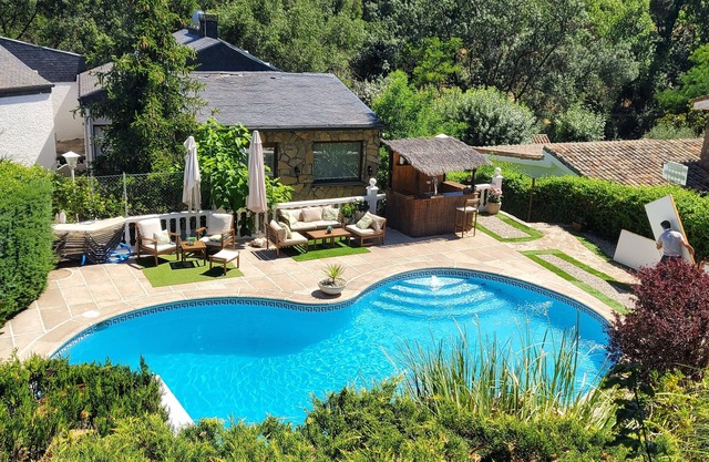 FANTASTIQUE FAMILLE CHALET MINUTES DE MADRID / OFFRE 17/18/19 AOÛT 399 € P / N
