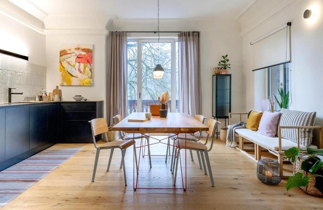 Design-Apartment mit Terrasse & Abendsonne I 71 m2 in alter Villa im Almtal I Parkplatz inklusive