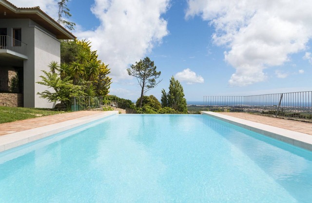 Charmante maison avec piscine - vue mer et montagne