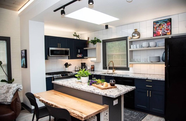 Design11@Keystone Luxury 2BR/2BA