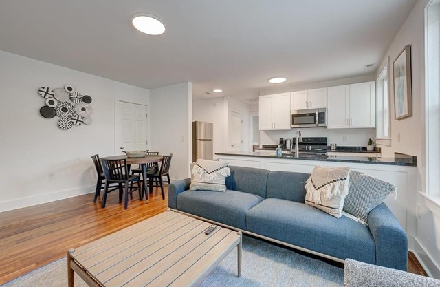 Designed 1BR with Parking in Downtown Durham