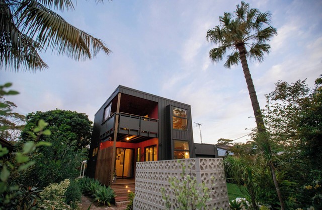Designer beachside holiday retreat