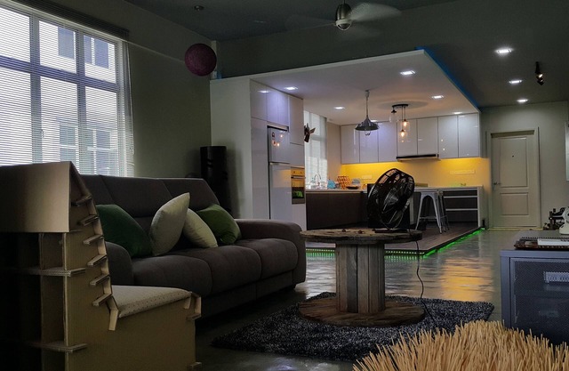 salle de séjour spacieuse et design et appartement de cuisine