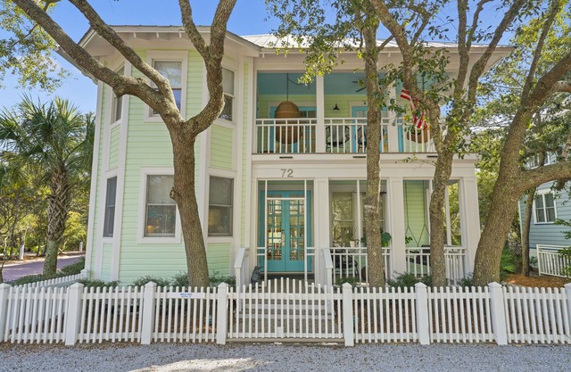 Designer Home in Seaside, FL! Walk to Pool and Beach-Hula Hut!