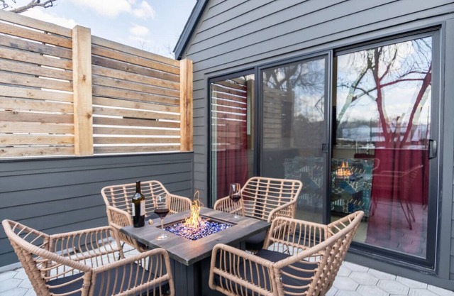 Designer Home Near East 6th St, Movie Room & More