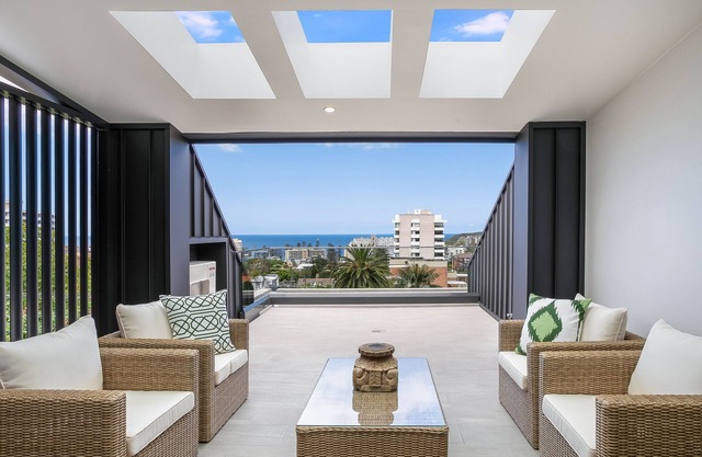 Designer Penthouse Overlooking Manly, the Ocean and Harbour