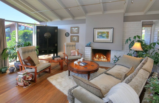 Designer's Renovated 2 Bed 2 Ba Patio Home