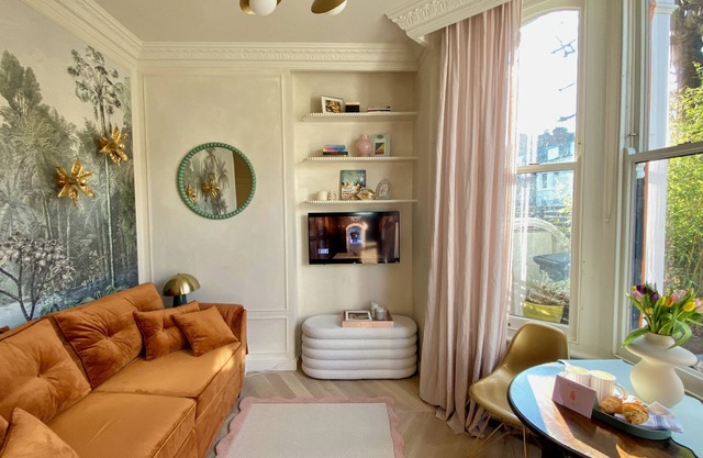 Parisian Chic Studio in Trendy She Bu W12