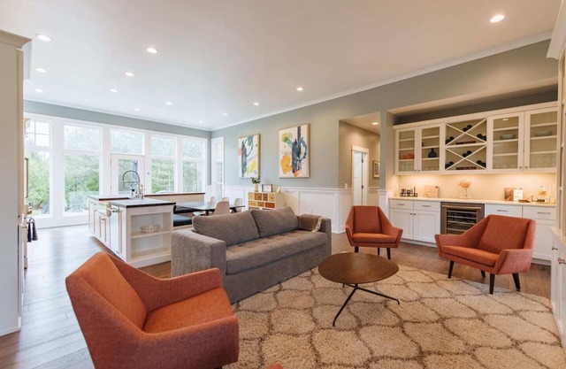 DesignerHome in Egg Harbor - Walk to Downtown Egg Harbor!