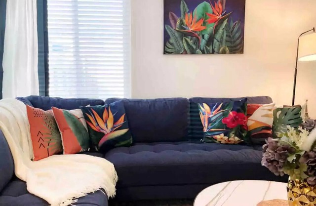 Desirable Victoria Ave 3 BR Near UCR/Disney * Golf