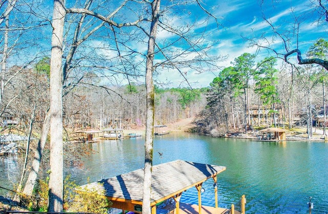 DeSoto Family Destination - A great lake front town home on Lake DeSoto with a