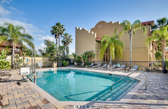 Destination Daytona Condo w/Pool: 8 Mi to Beach!
