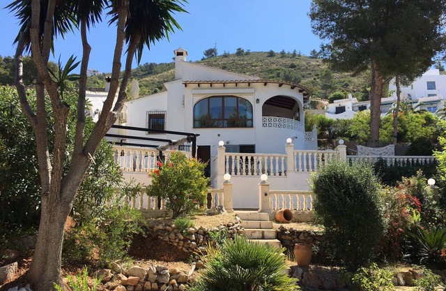 Villa détachée de 2 chambres à El Portet, avec de grandes terrasses et vue sur la piscine