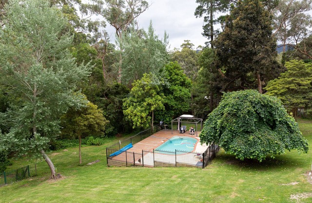 Detached Apartment plus breakfast - historic and elegant
