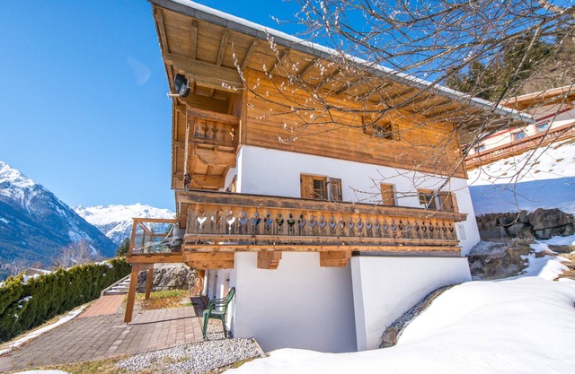 Chalet indépendant avec jardin et vue