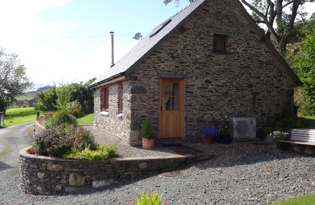 Cottage indépendant avec terrasse et jardin et vue dégagée sur la campagne