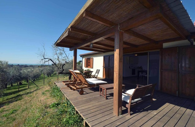 maison individuelle de style organique avec terrain clôturé
