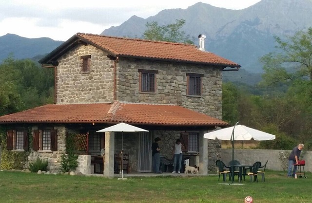 Villa indépendante, Mulazzo, Cinque Terre, Versilia, Lunigiana, dans le vert
