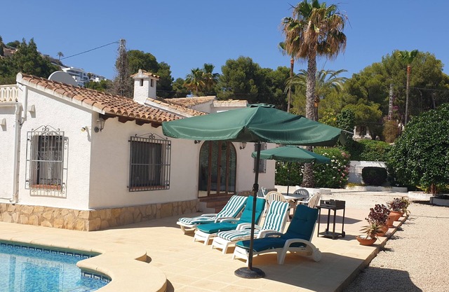 Détaché Villa Capacité d'accueil 6/7, piscine privée, Grand Patio & Gardens. Air conditionné / WIFI!
