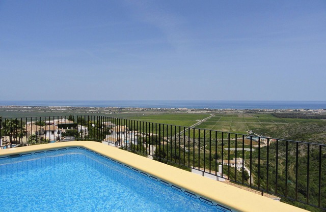 Villa individuelle avec piscine privée et vue imprenable sur la mer à Monte Peogo, près de Denia