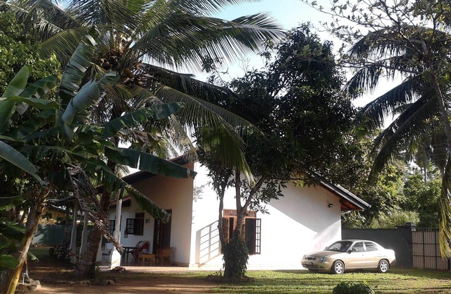 Villa individuelle avec jardin dans un endroit calme à seulement 2 km de la plage