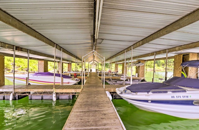 NOUVEAU! Cabine avec quai et bateau sur le lac Greers Ferry