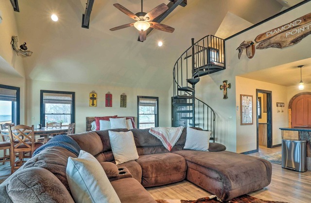 NEW! Diamond City Studio Cabin on Bull Shoals Lake