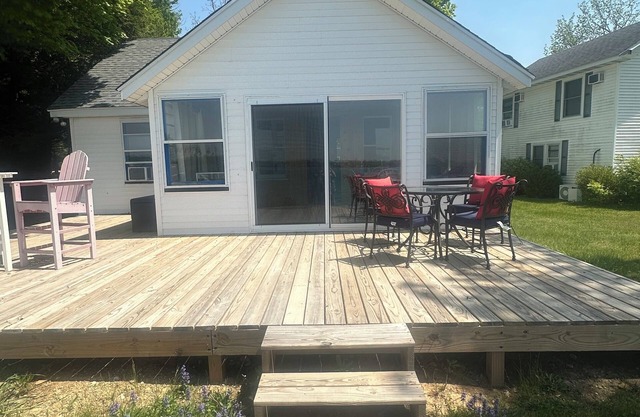 Cottage Diamond Lake Island