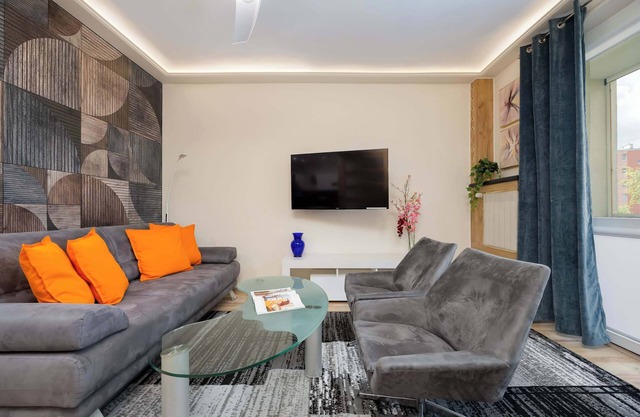 Dickensa 10 | Warsaw | Comfortable Apartment | Near Park Szczęśliwicki