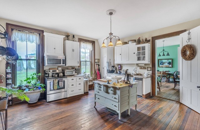 Dickinson Room by Main Street Bed & Breakfast