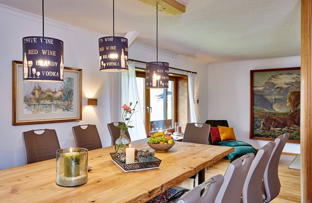 LA VILLA VILLA jusqu'à 12 personnes, avec un espace de vie 480qm et 2000 m² de jardin