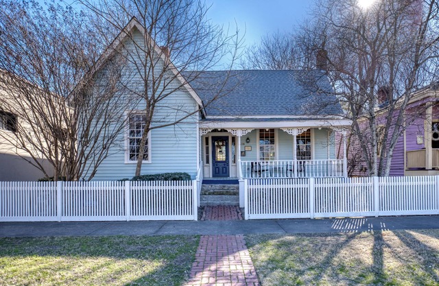 The Dimon Cottage, Suite A