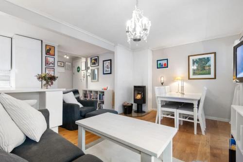 Dinbnb Homes I Family Friendly Home in Historical Sandviken