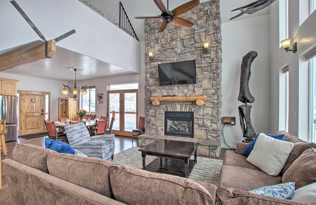 Dinosaur Point Lodge