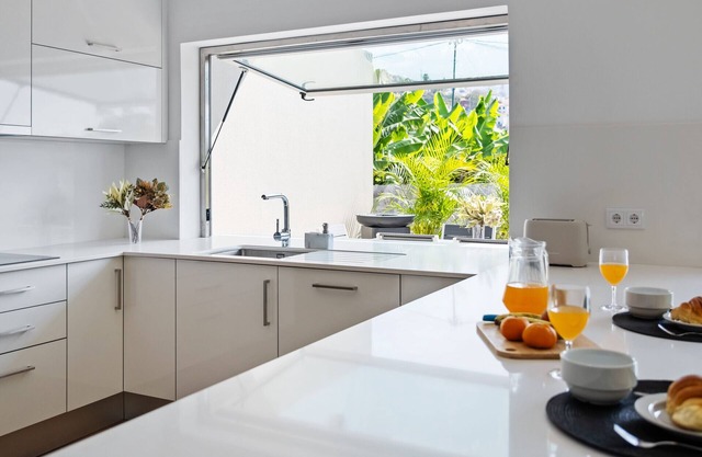 Diogo House w/ Fantastic View - By Wehost