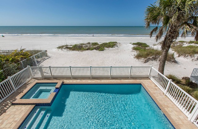 Direct Beach Front - Pool Home - 6 chambres - 4. 5 bains - nouvellement construit