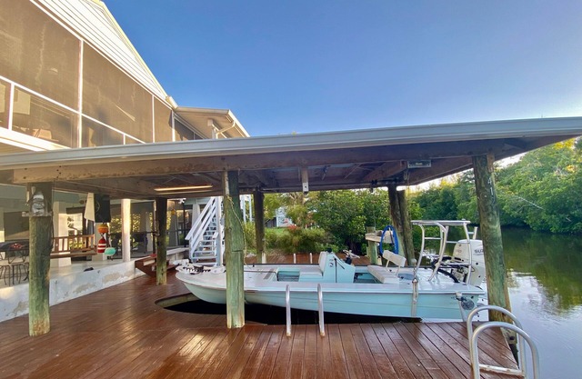Direct Gulf access! Tarpon Creek Cottage w/Dock and Boat Lift - 2 bed/2 bath