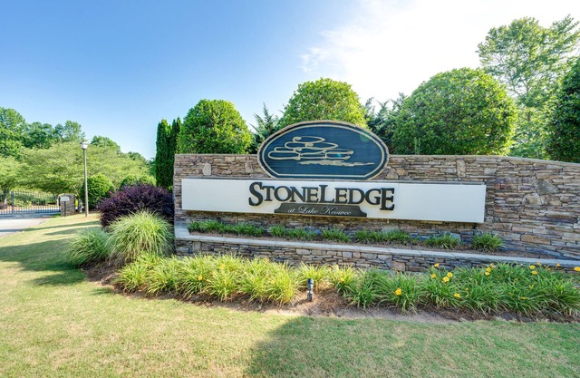 Entièrement rénové (2019) Lakefront directement sur le lac Keowee