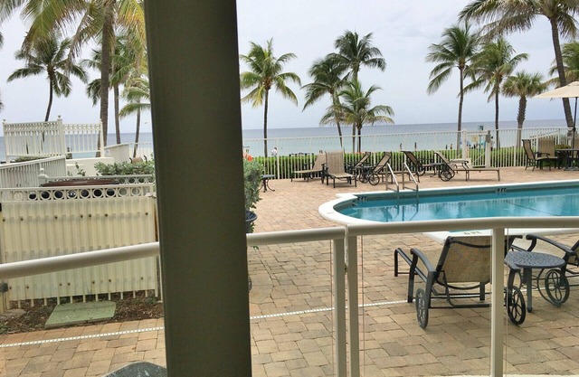 OCEAN Direct / ZONE IMPRESSIONNANT Plage / Piscine, VUES! Meilleur prix pour Direct Oceanfront!