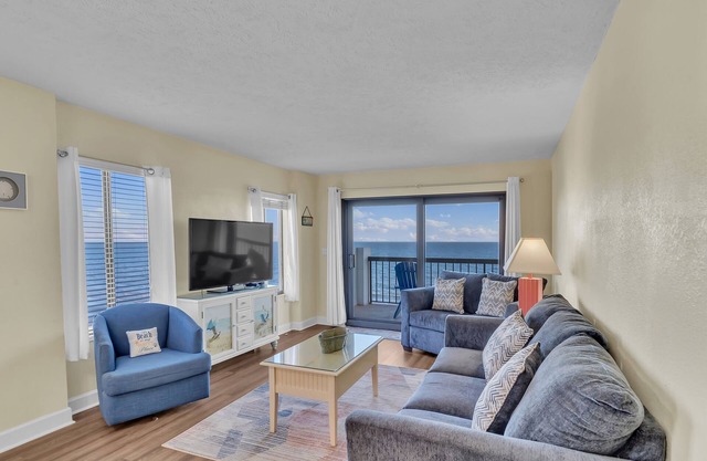 Direct Ocean Front! 3Bedroom/3 Bathroom! Incredible Views! North Myrtle Beach!