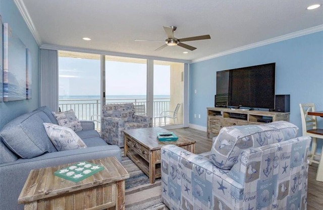DIRECT OCEANFRONT - TOP TWO FLOORS - LUXURY TOWNHOUSE - THE PELICAN