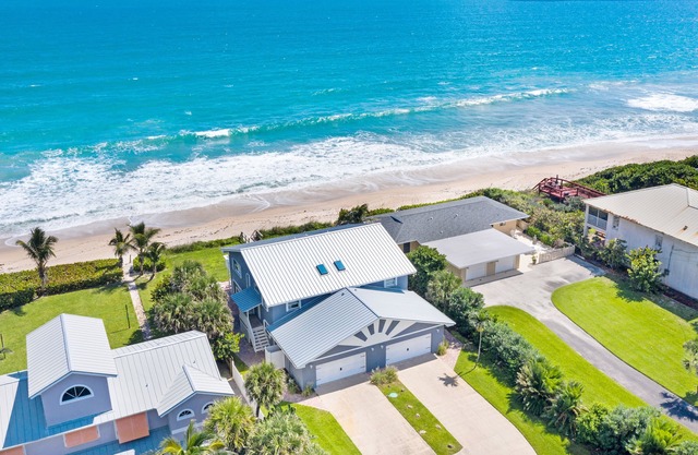 Direct Oceanfront Heavenly Retreat / ENTIÈREMENT LICENCIÉ