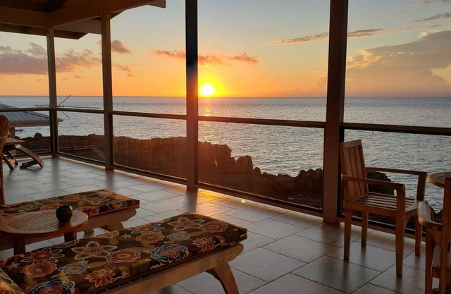 Direct Oceanfront, maison personnalisée, design polynésien, voir WHALES-DOLPHINS, bain de soleil