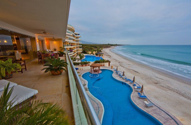 Directement sur la plage, luxe et confort! Parfait pour votre famille.