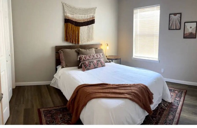 *Discount* FAST WIFI & Centrally Located Apartment, Near the Historic Route 66