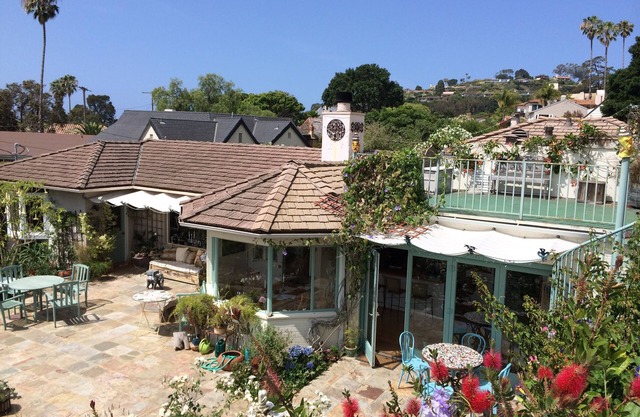PROMO: Maison isolée avec vue fantaisiste près des plages, ville, port. 30 jours minimum