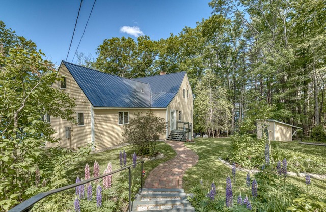 Fabulous Waterfront Home Midcoast Maine with King Bed