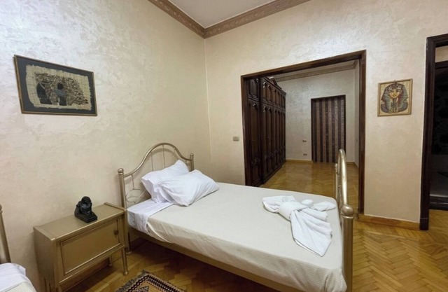 Discover Cairo: Stylish Apartment in the Heart of History